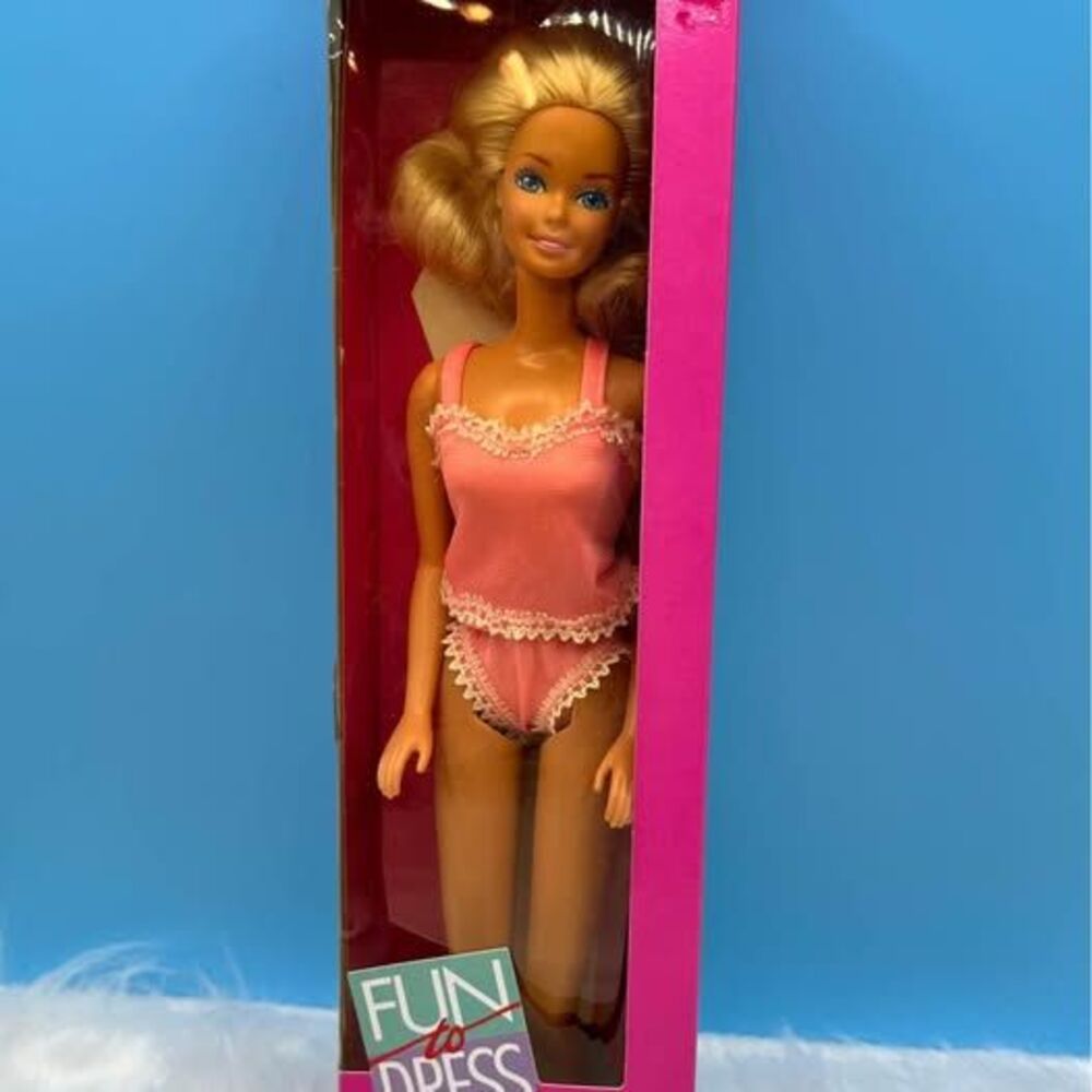 1989 Mattel Fun To Dress Barbie